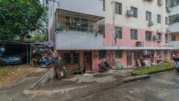 侨建新村外景图