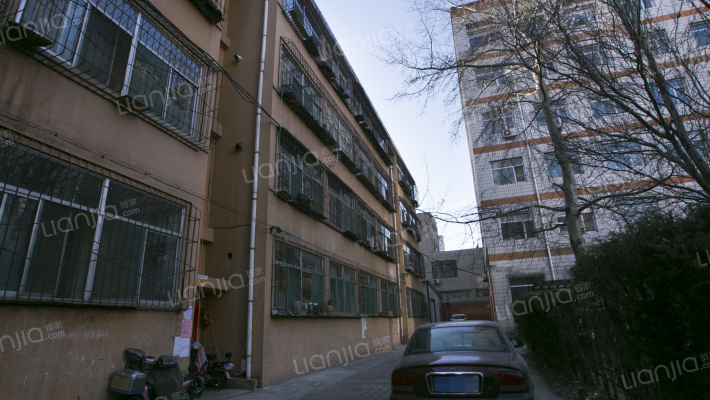 进修学校宿舍外景图