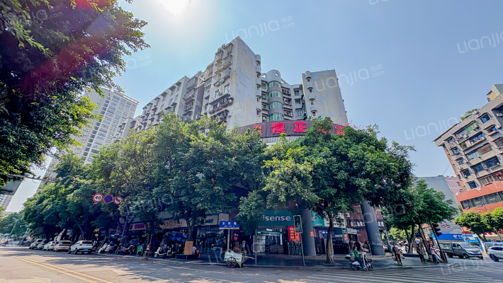 金三角家具广场外景图