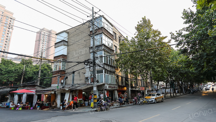 石牌岭汽配厂宿舍外景图