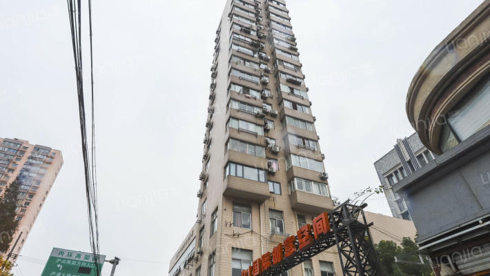 天龙公寓外景图