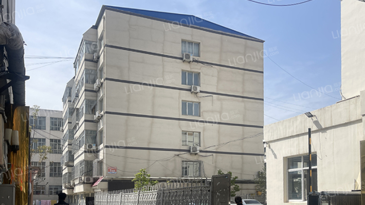 保险公司家属楼外景图