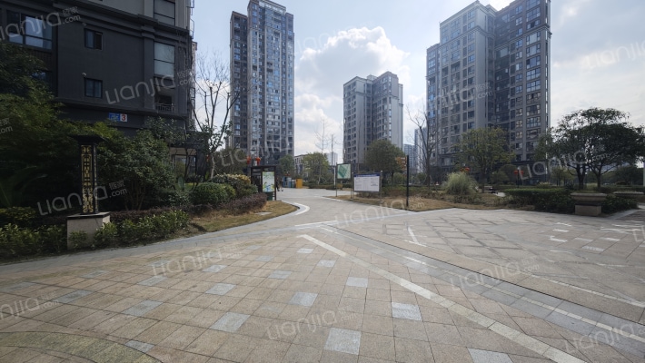 品润金樽府外景图