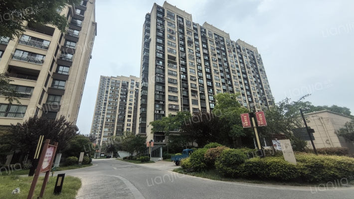 中交美庐城外景图