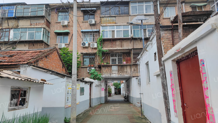 运输公司家属院外景图