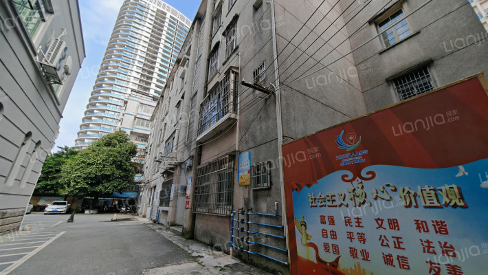 中级法院宿舍外景图