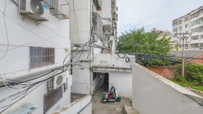 兴隆大厦外景图