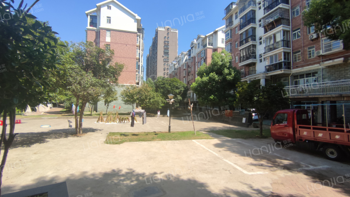 蓝色星城外景图