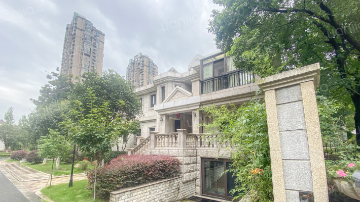 翡翠花园芳岛墅外景图