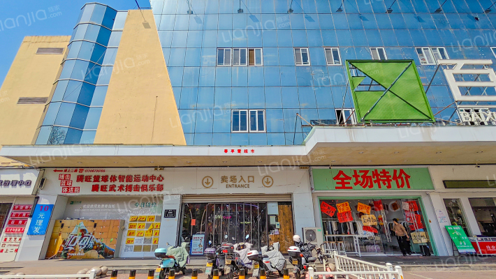 梅谷商城外景图