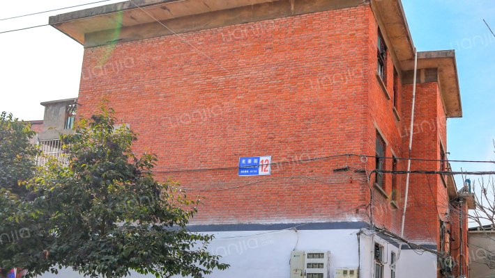 四发集资楼外景图