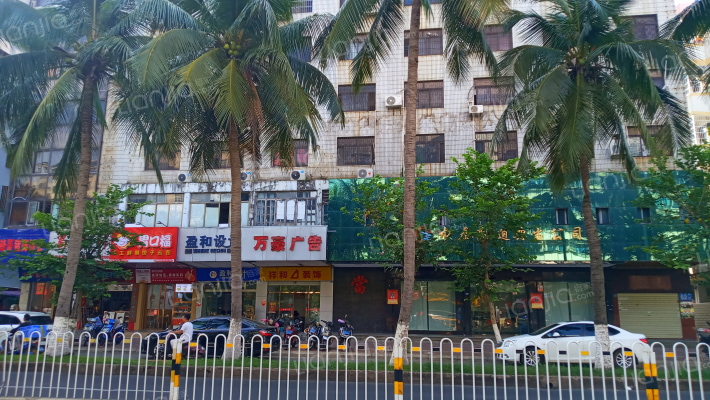 合力大厦外景图