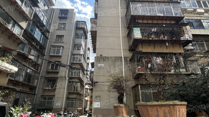 下马村生活区外景图