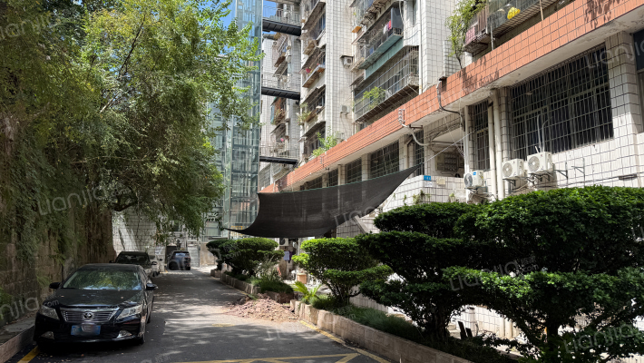 万州上海中学教师宿舍外景图