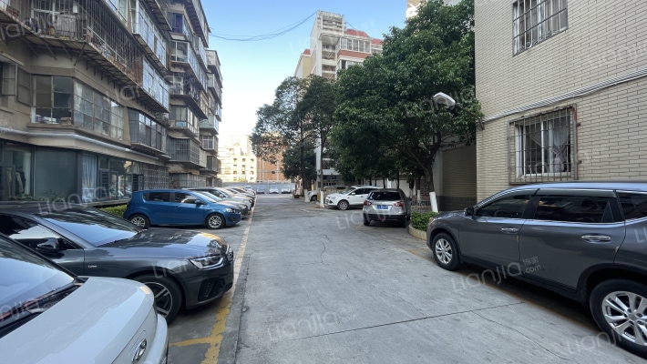 穿金路591号云通服职工住宅区外景图