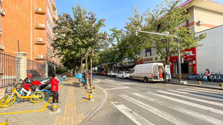 崇业路工商局家属院外景图