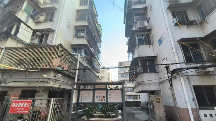 花亭农贸市场外景图