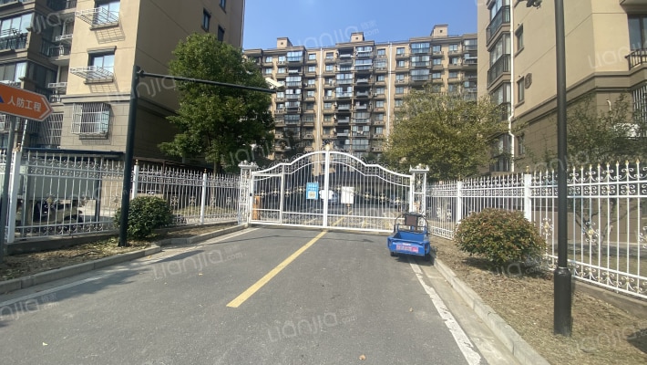 良基星尚花苑外景图