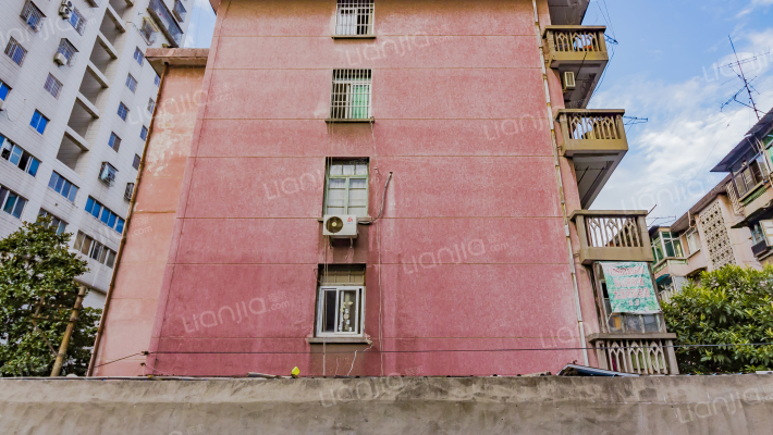 自来水公司公寓外景图