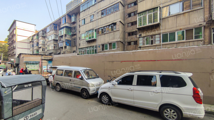 草阳村甲字一号楼外景图