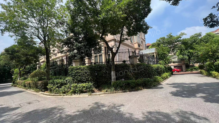 虞景山庄外景图