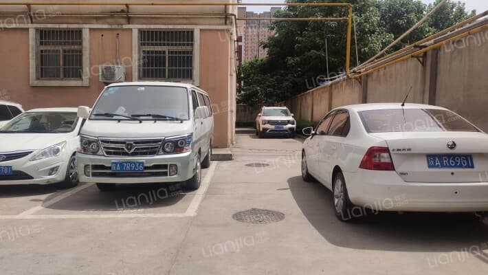 高陵中国农业银行家属楼外景图