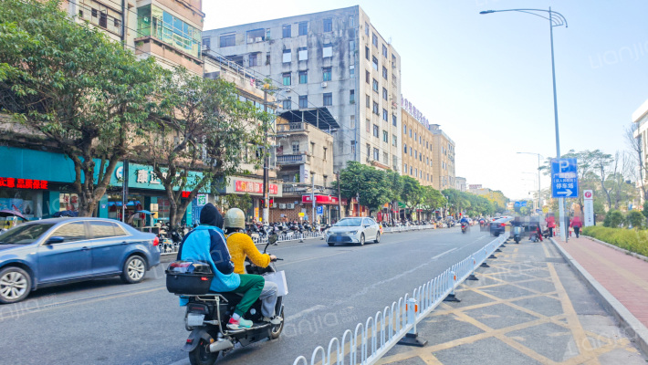 光明东路外景图