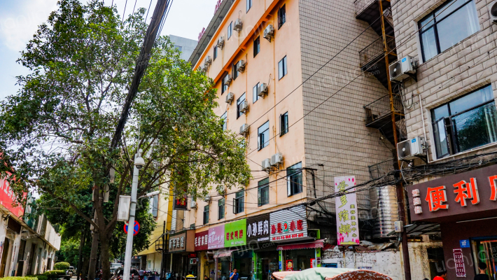 毛纺家园外景图