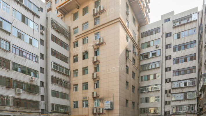 陇华大厦外景图