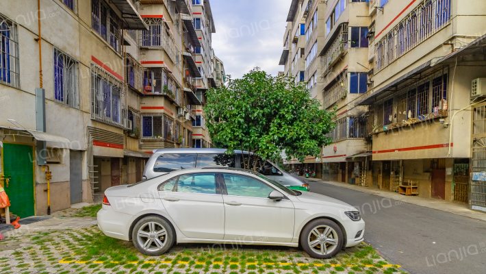 普天小区外景图