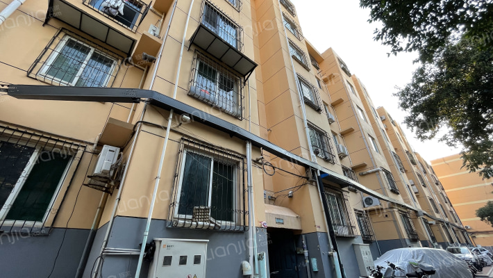 邯三建住宅楼外景图