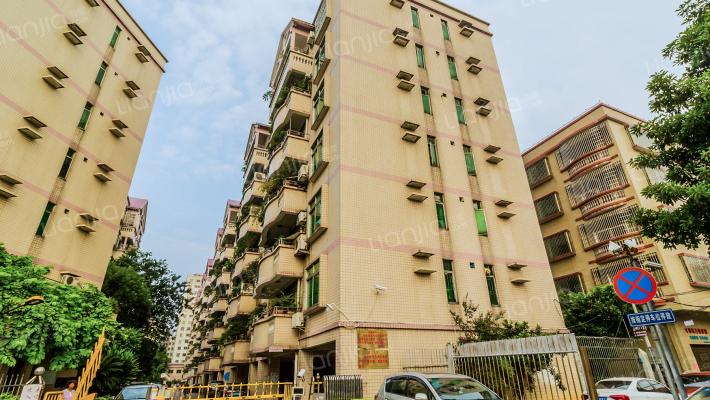 豪美新村外景图