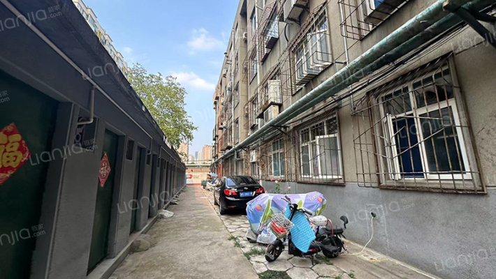 机械局宿舍外景图