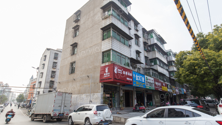 土产小区外景图