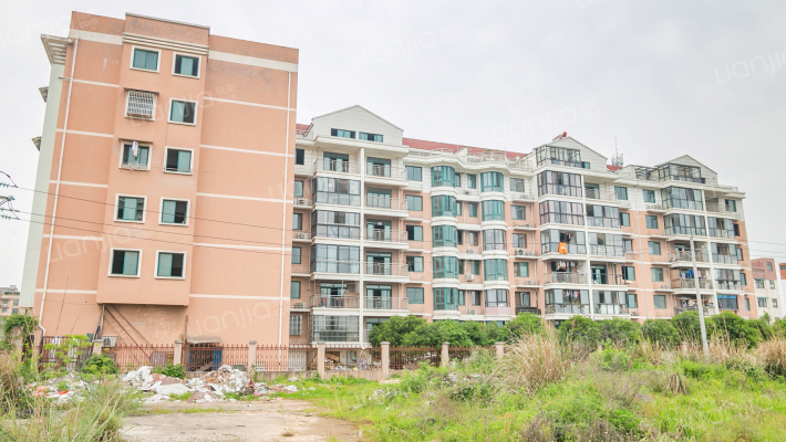 新锐商住楼外景图