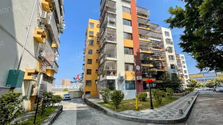 翠湖山庄外景图