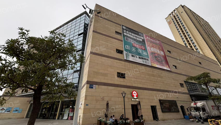 天虹广场外景图