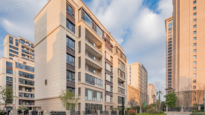 铂金时代外景图