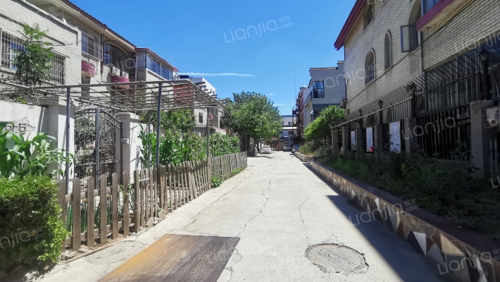 芳草园别墅外景图