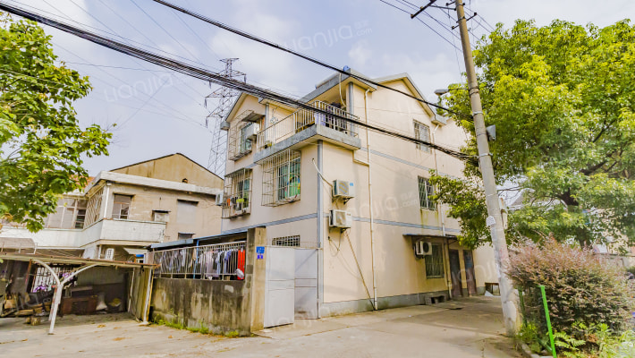 岭南后焦外景图