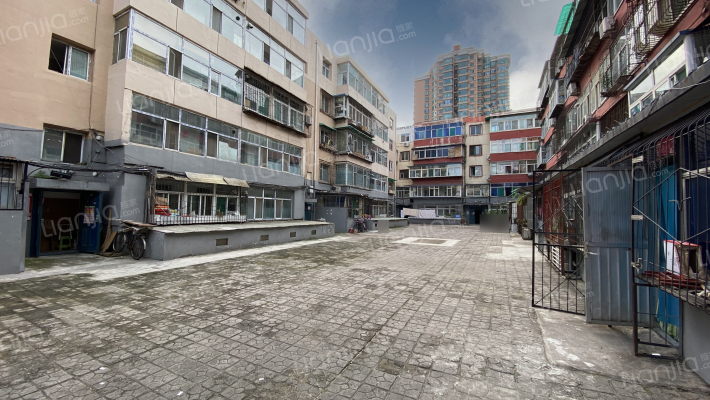 典膳所小区外景图