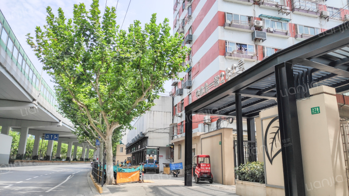 上外中山大楼外景图