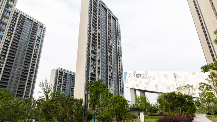 武汉融创城建甘露山文创城外景图