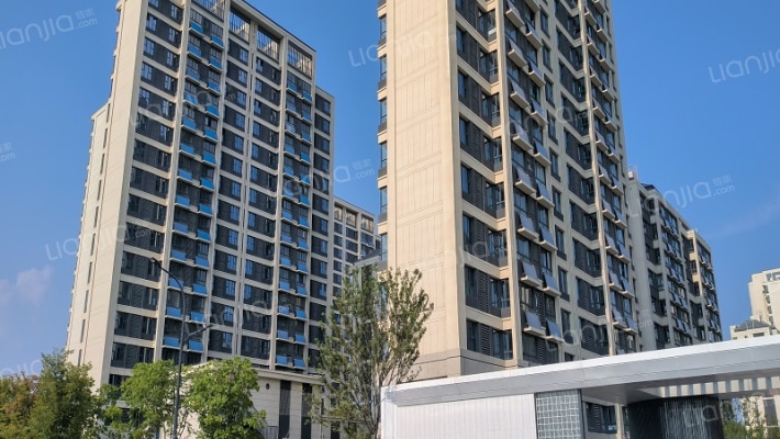 华地学府公园外景图