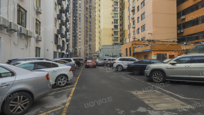 龙漕大楼外景图