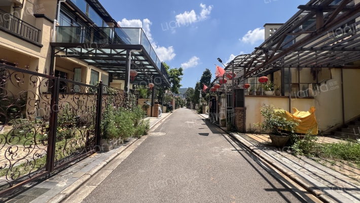 万辉星城卢瓦堡外景图