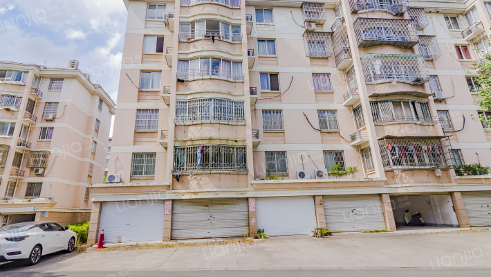 鲤鱼山庄外景图