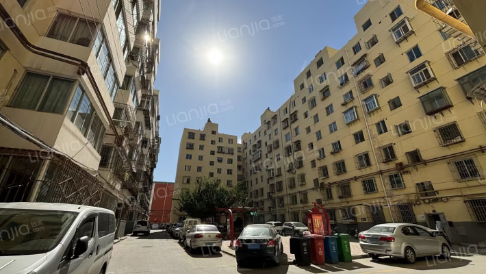 兰通厂家属院外景图