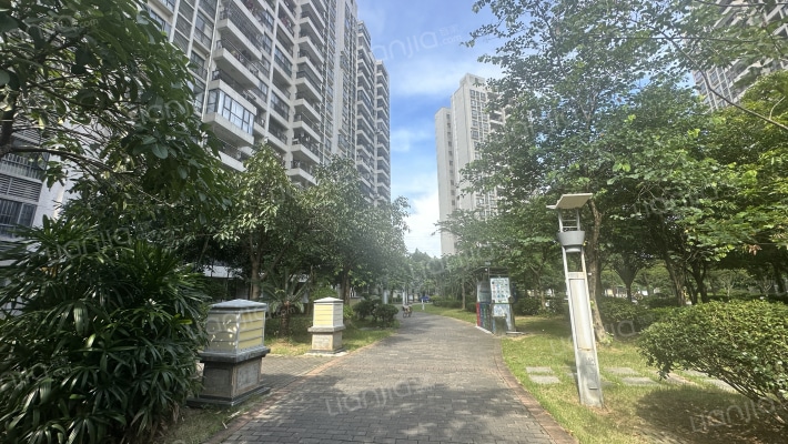 学府南苑外景图