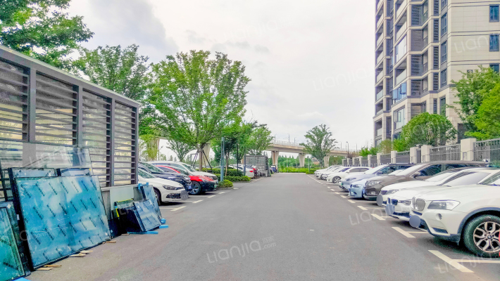 虹运驿府外景图